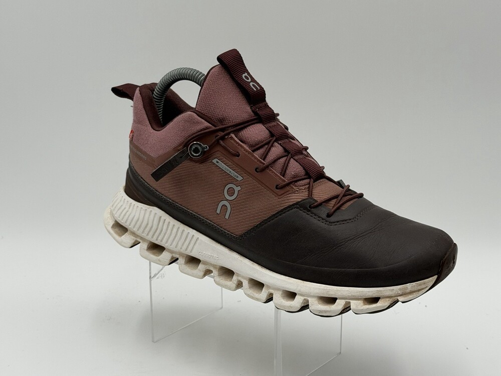 ON RUNNING CLOUD HI WATERPROOF WOMEN'S SIZE 7